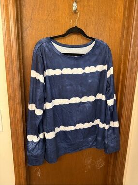 2X long sleeved Top and Matching Pants navy blue